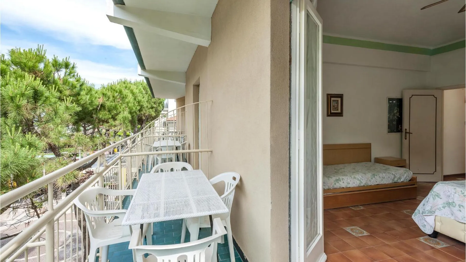 1 Bedroom Stunning Apartment In Cattolica
